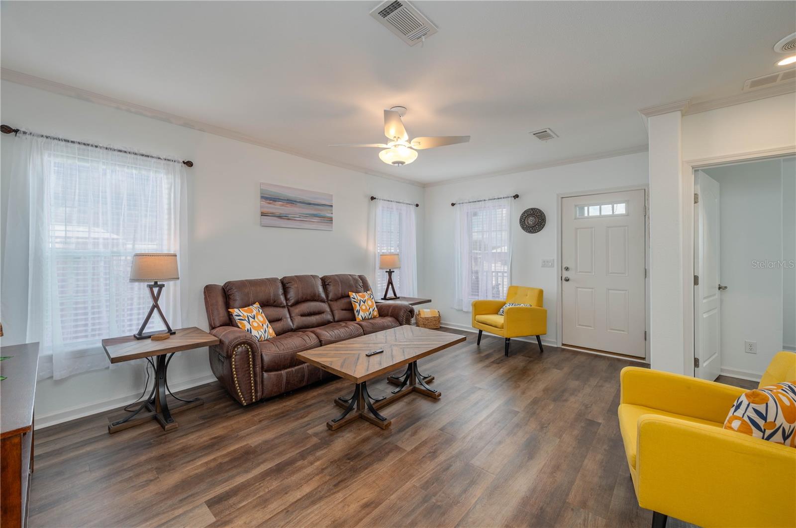Image 4 of 27 For 7085 Fairview Village Circle