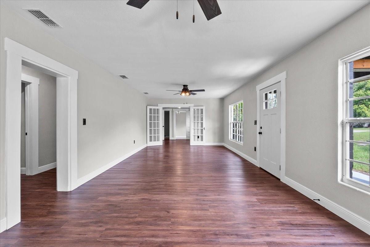 Image 11 of 49 For 504 Prado Place