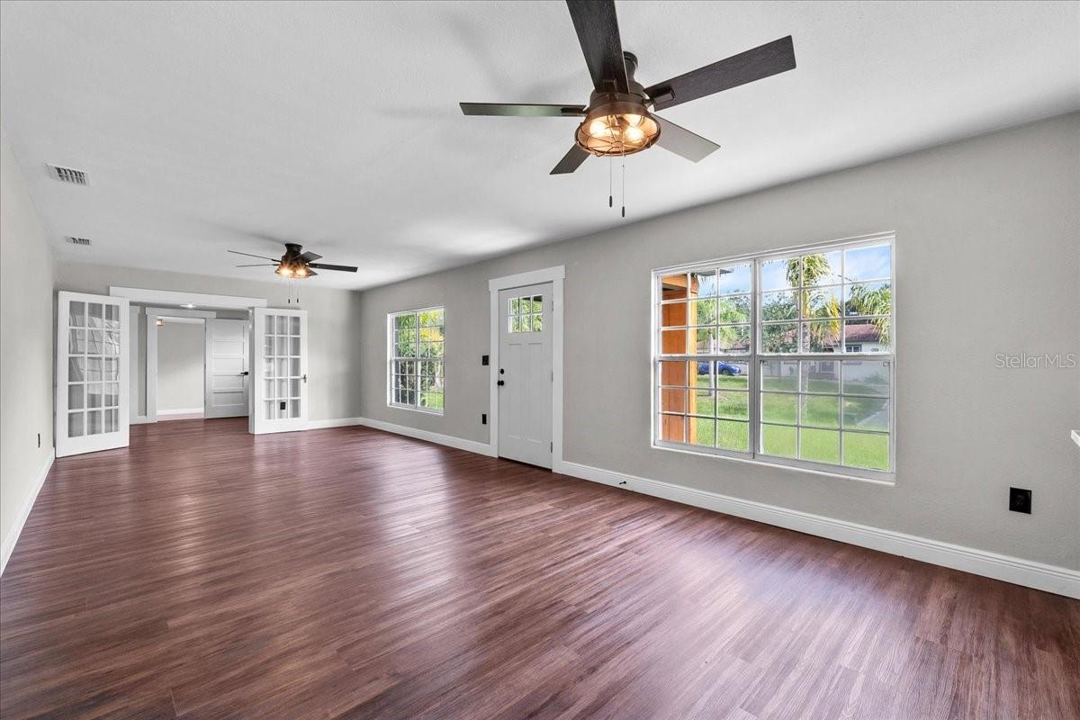 Image 12 of 49 For 504 Prado Place