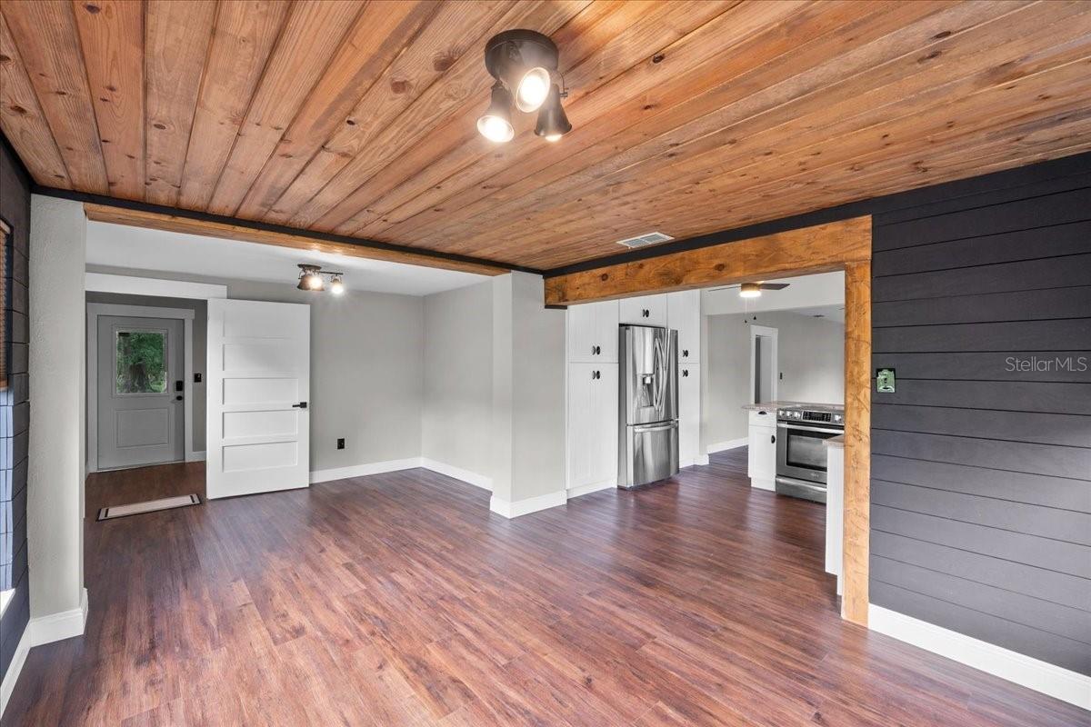 Image 15 of 49 For 504 Prado Place