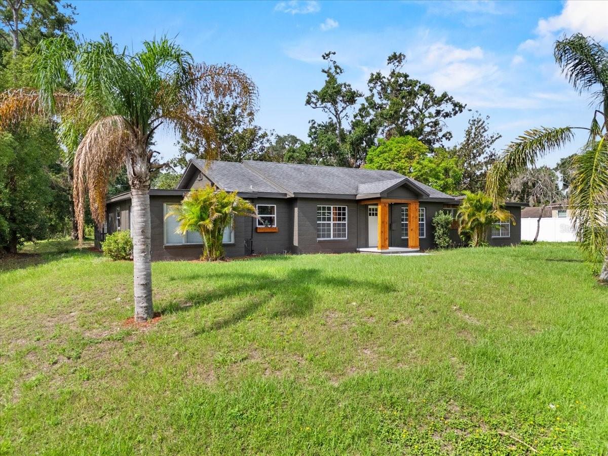 Image 3 of 49 For 504 Prado Place