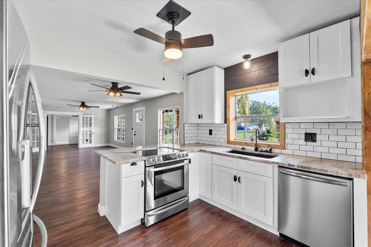 Image 4 of 49 For 504 Prado Place