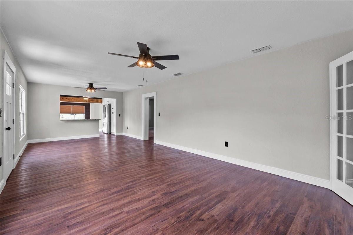 Image 9 of 49 For 504 Prado Place