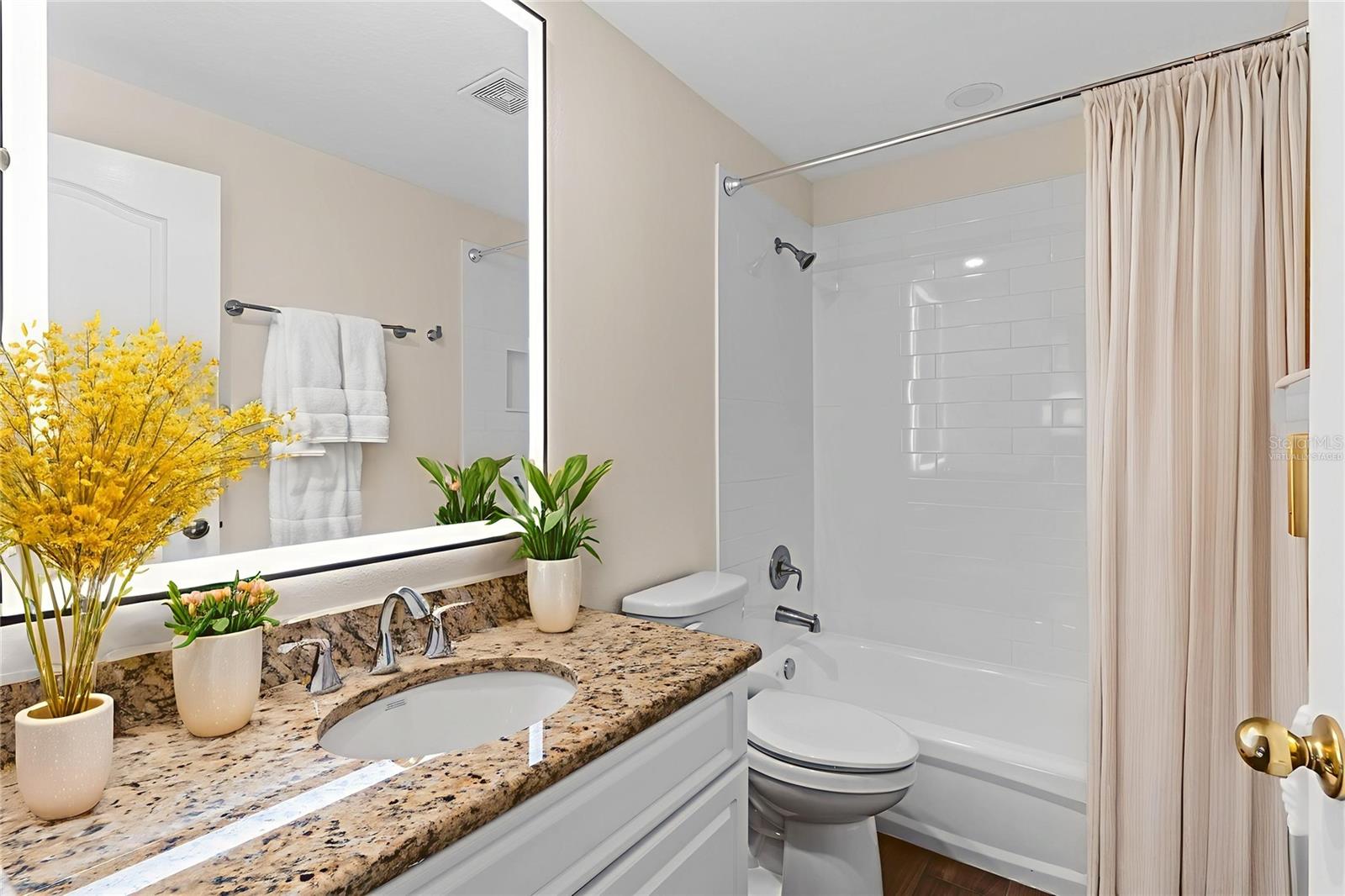 Image 14 of 26 For 10801 Sierra Vista Place