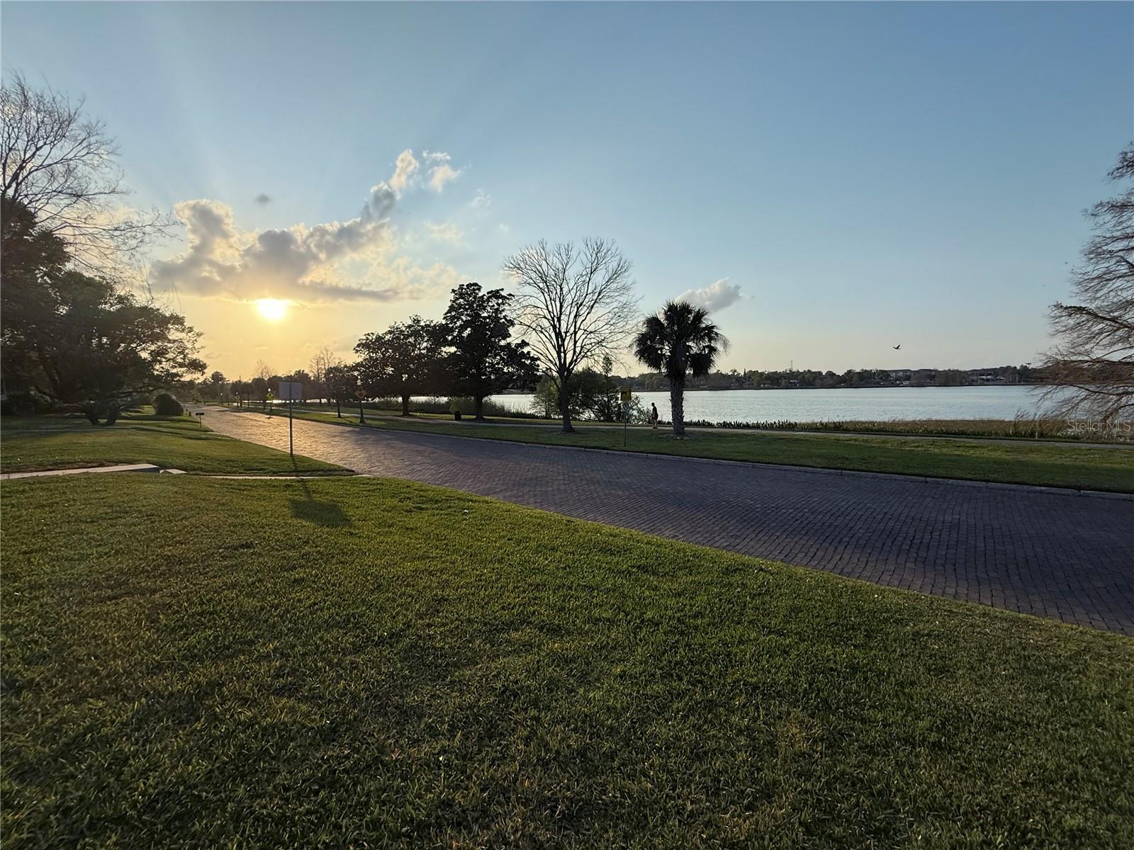 Image 3 of 10 For 52 Lake Hunter Drive