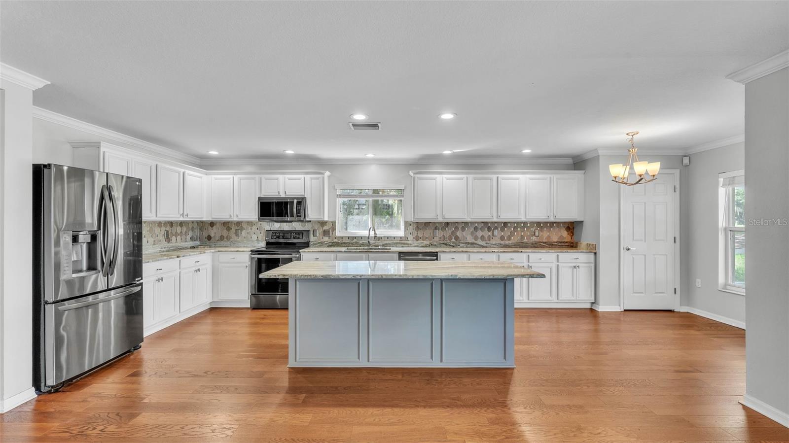 Image 11 of 58 For 6964 Lake Eaglebrooke Drive