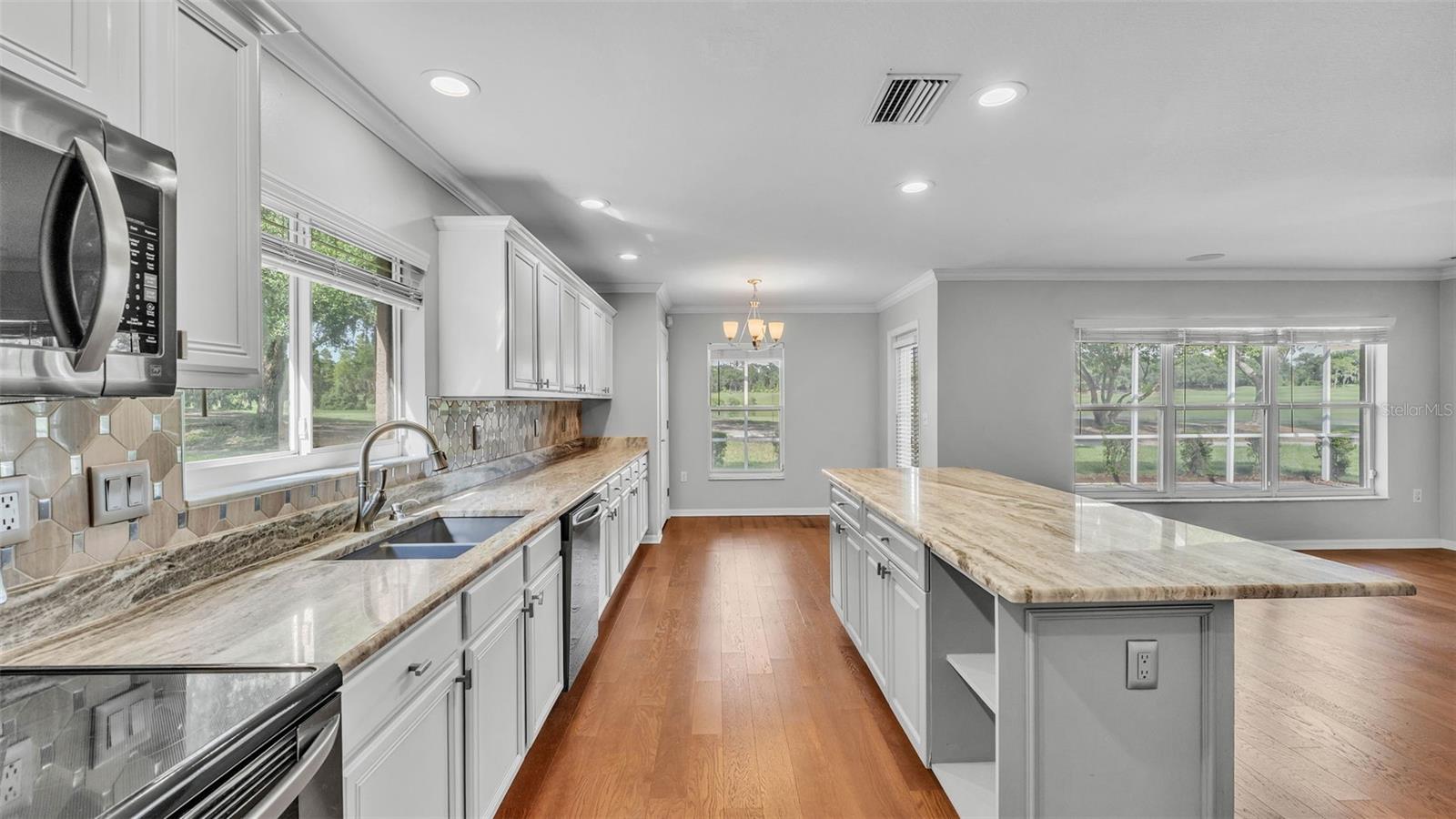Image 15 of 58 For 6964 Lake Eaglebrooke Drive