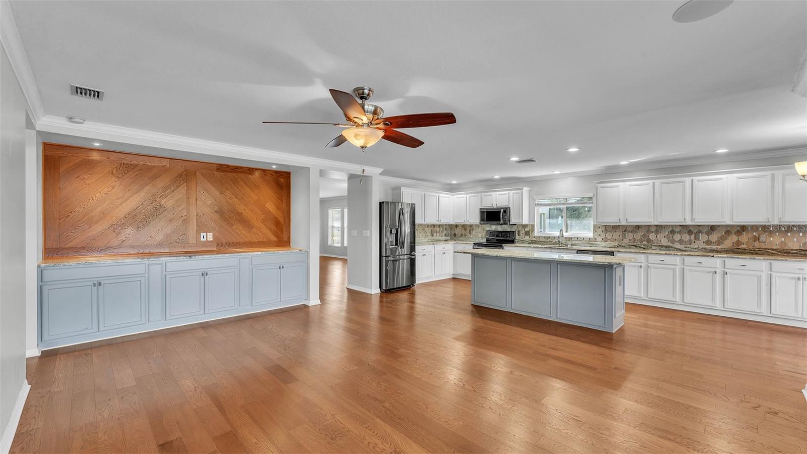 Image 18 of 58 For 6964 Lake Eaglebrooke Drive