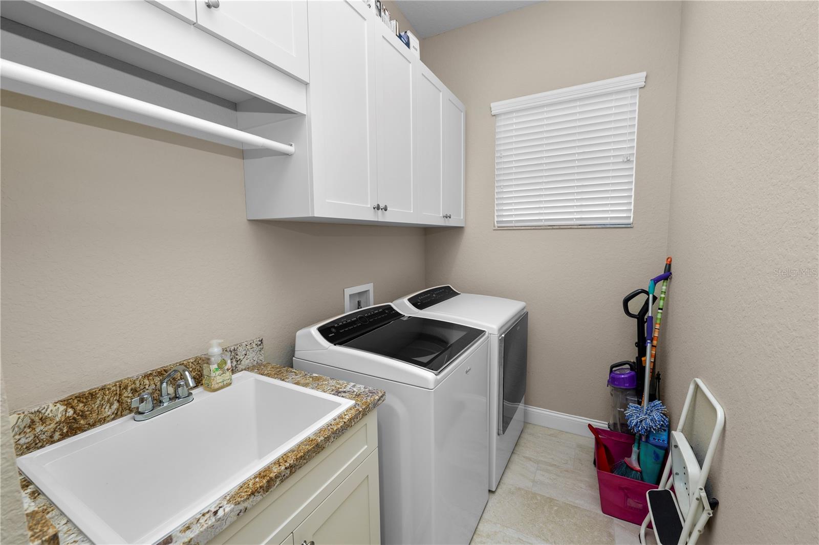 Image 38 of 45 For 1707 Laurel Glen Place