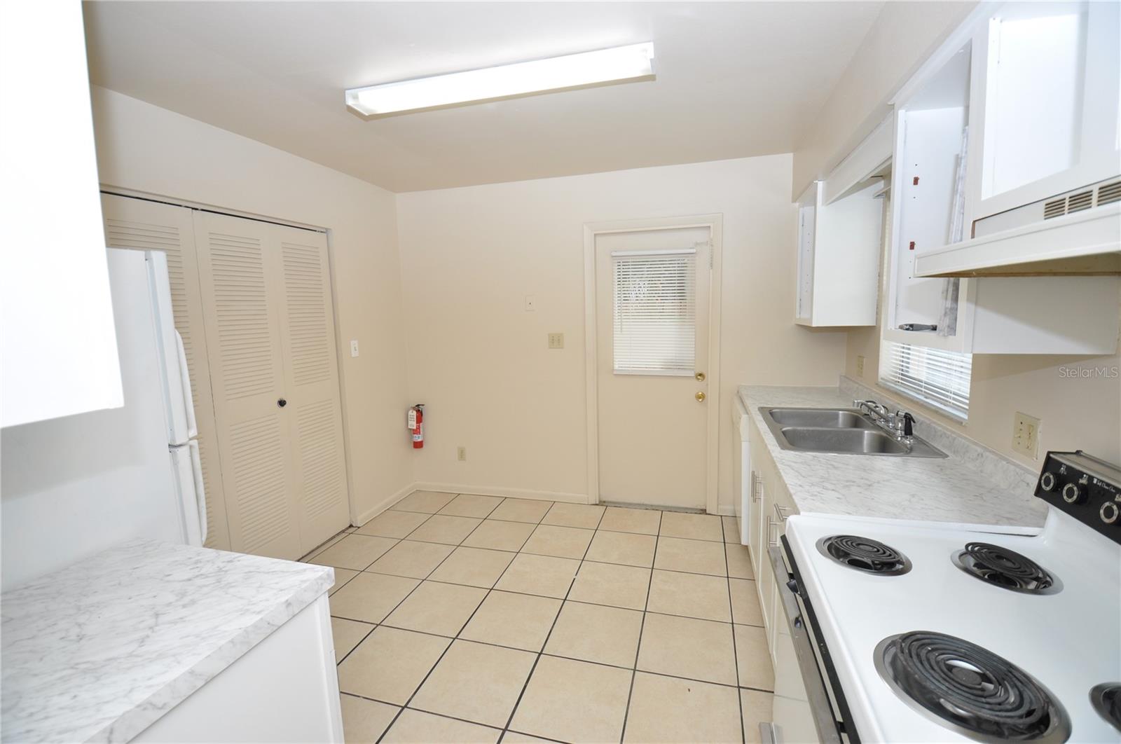 Image 7 of 13 For 1434 Fern Road