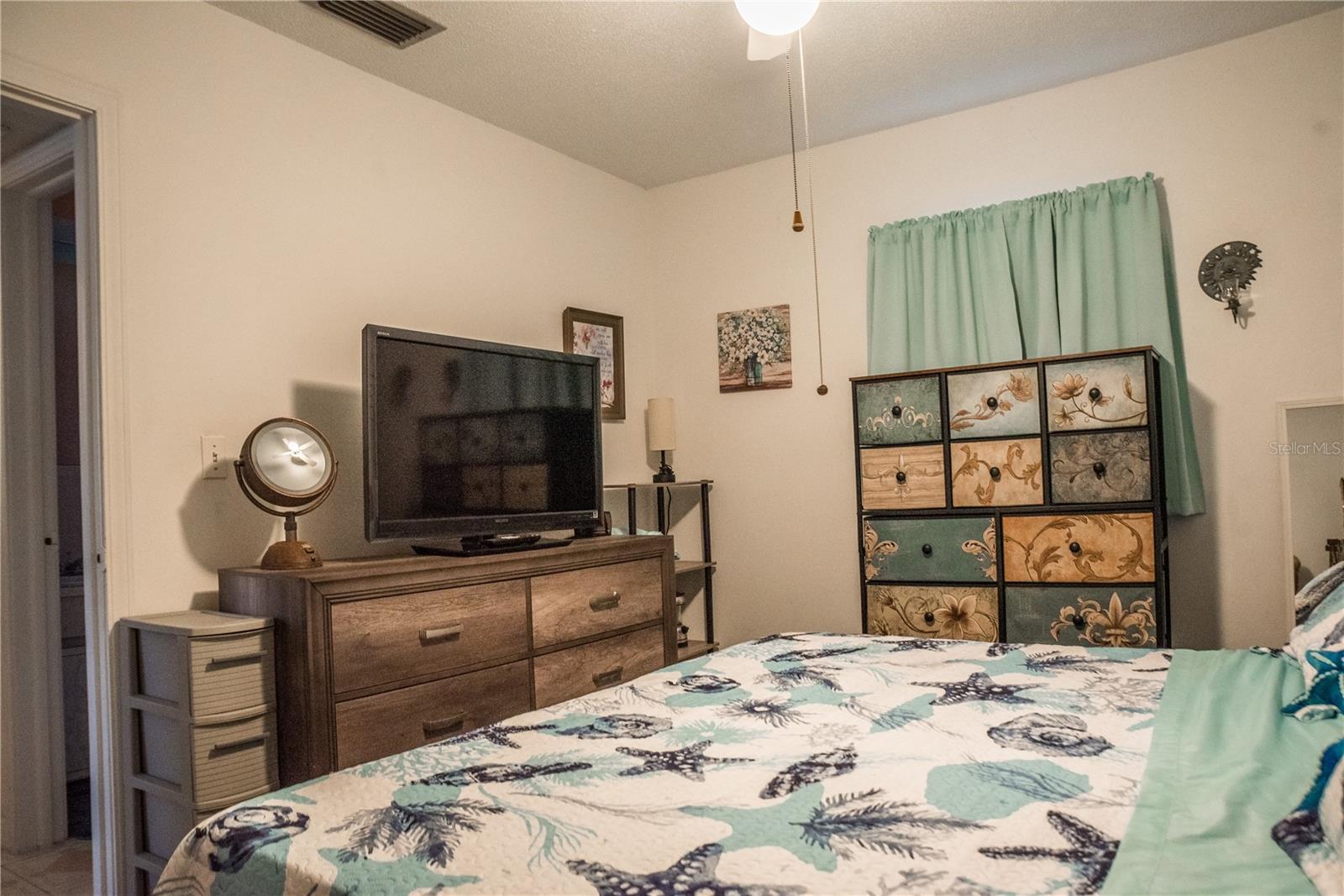 Image 17 of 21 For 7713 39th Avenue N