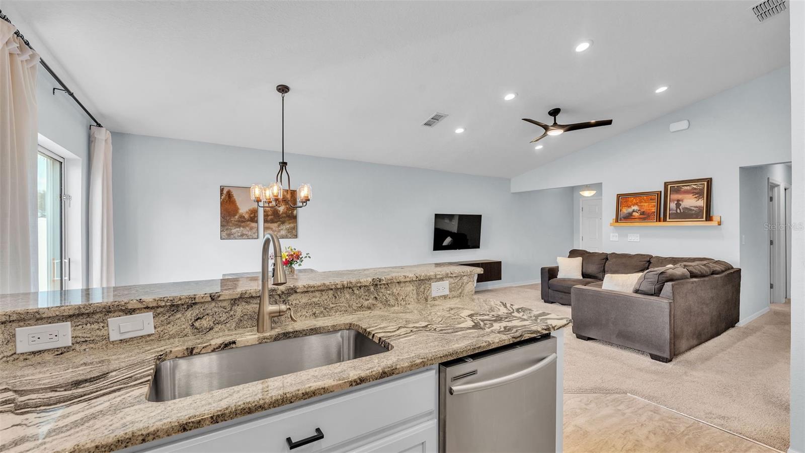 Image 13 of 38 For 3739 Peregrine Way