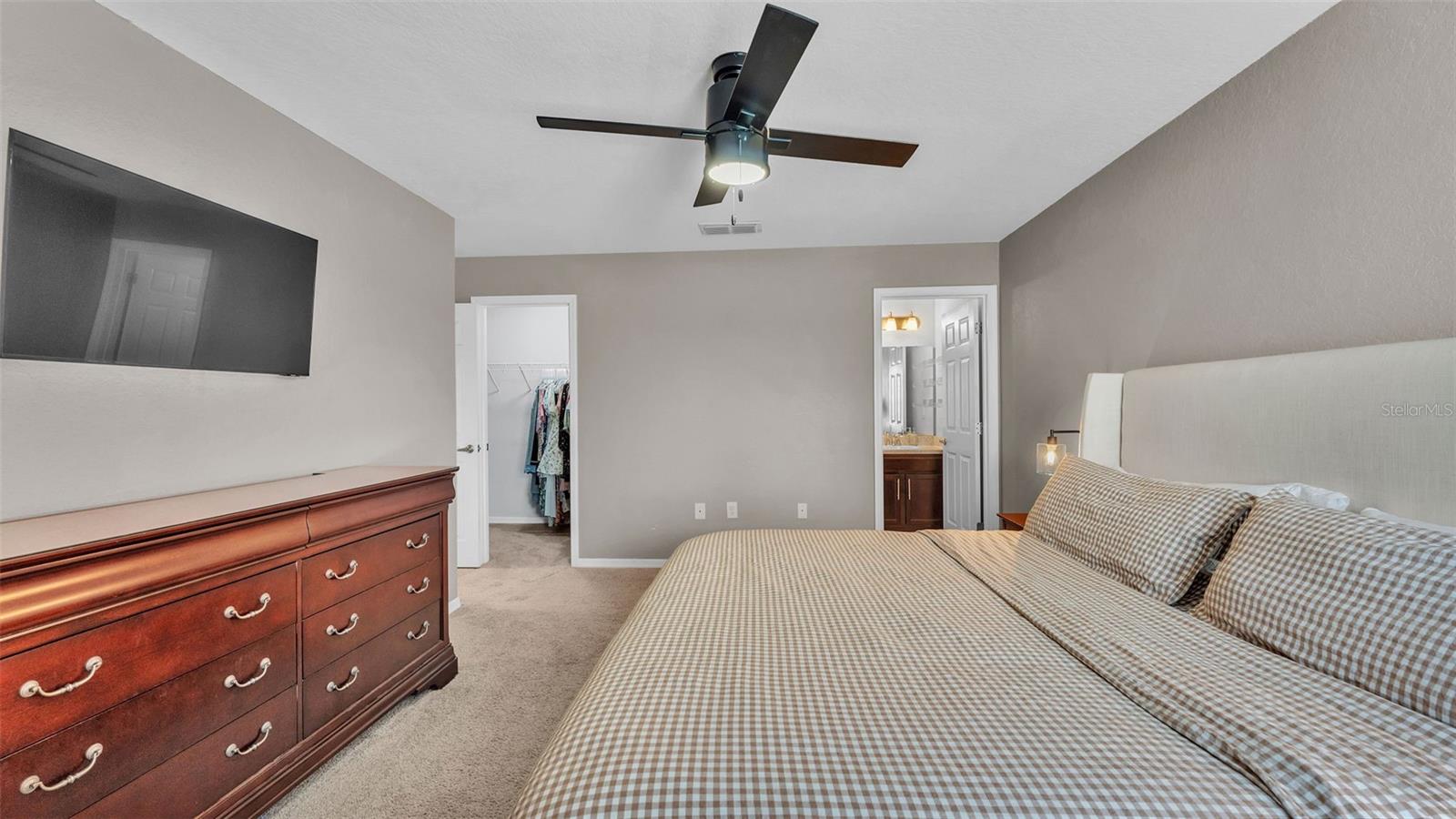 Image 17 of 38 For 3739 Peregrine Way