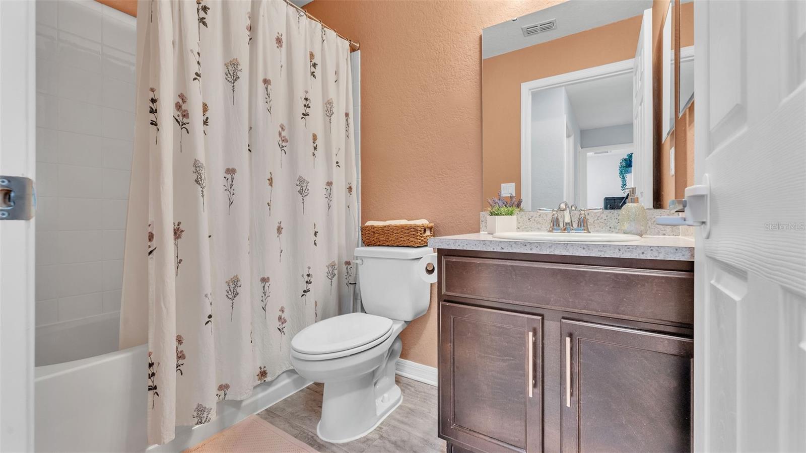 Image 23 of 38 For 3739 Peregrine Way