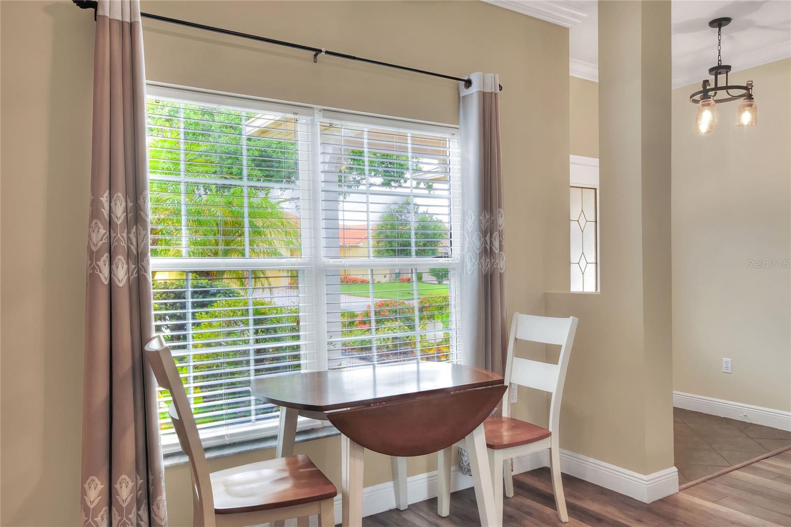 Image 10 of 64 For 657 Shorehaven Drive