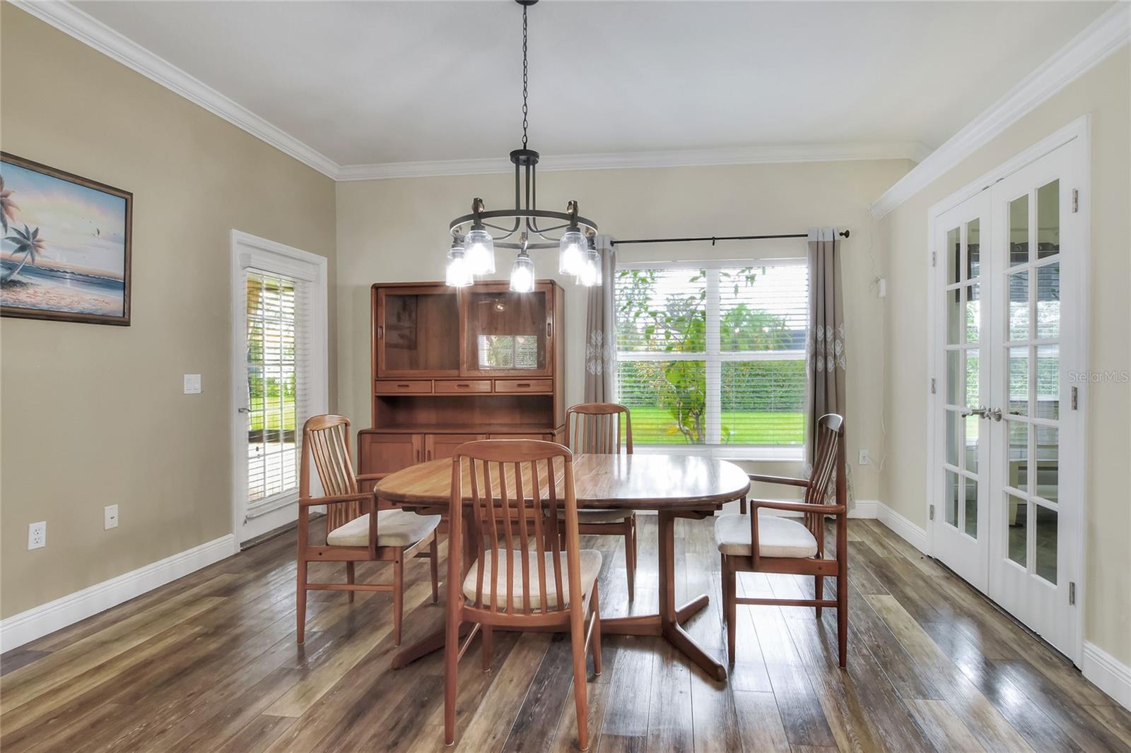 Image 12 of 64 For 657 Shorehaven Drive