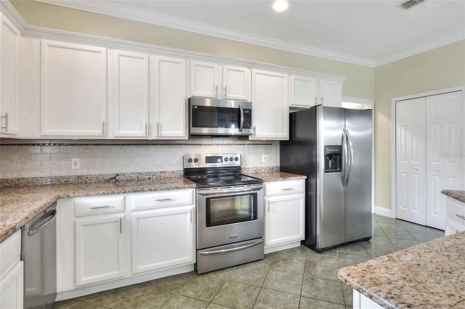 Image 13 of 64 For 657 Shorehaven Drive