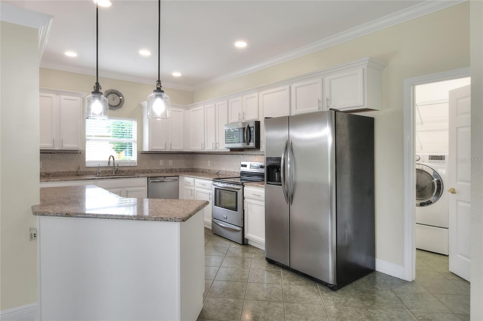 Image 14 of 64 For 657 Shorehaven Drive