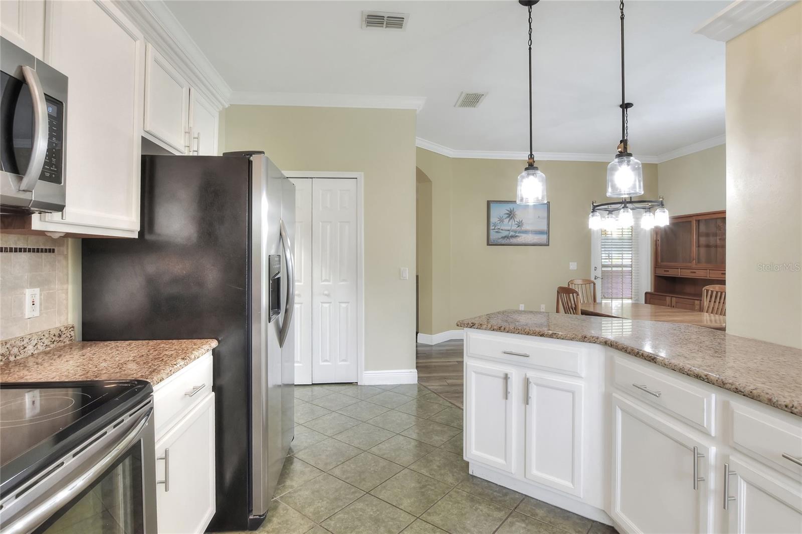 Image 15 of 64 For 657 Shorehaven Drive