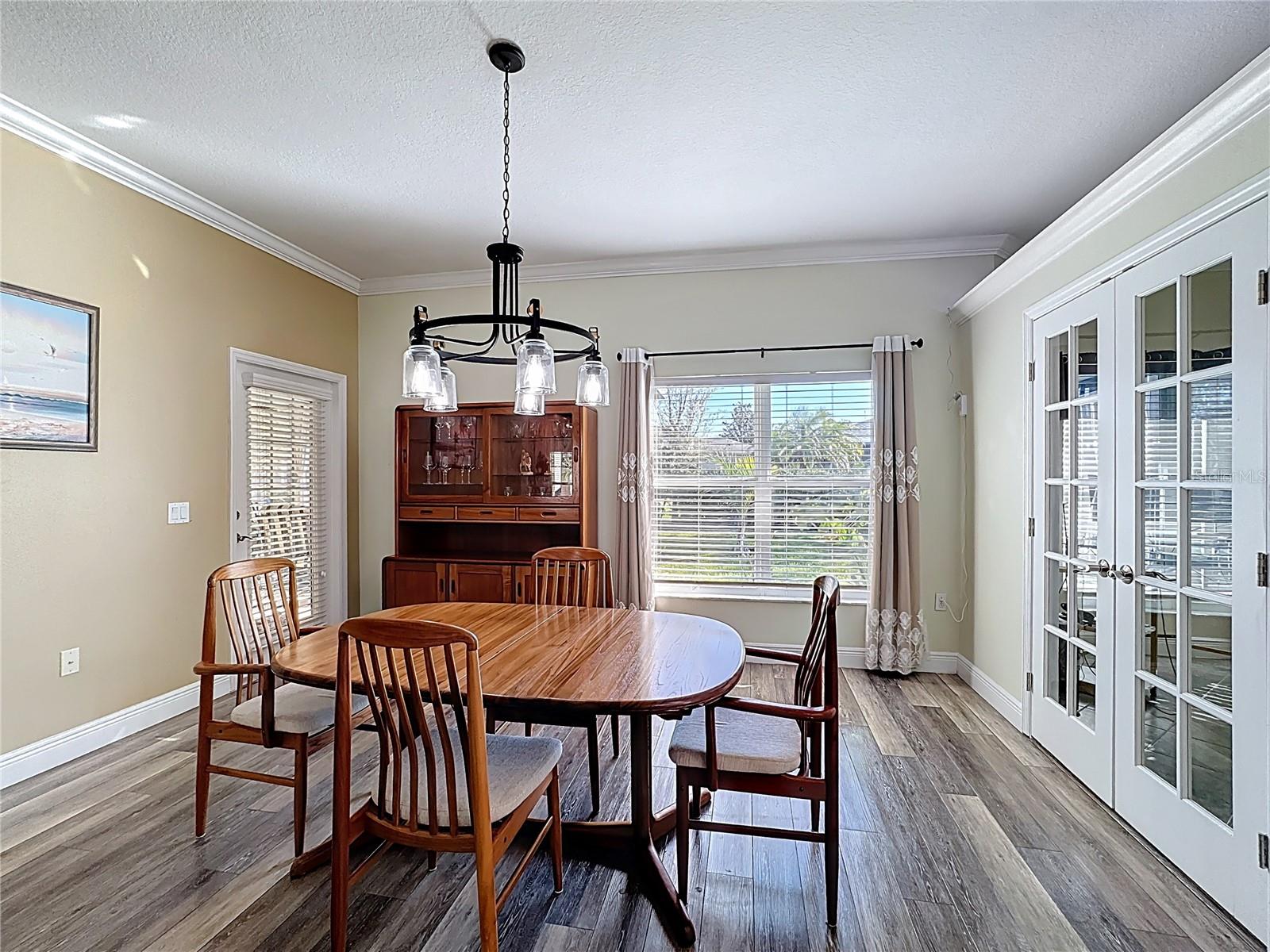 Image 20 of 64 For 657 Shorehaven Drive
