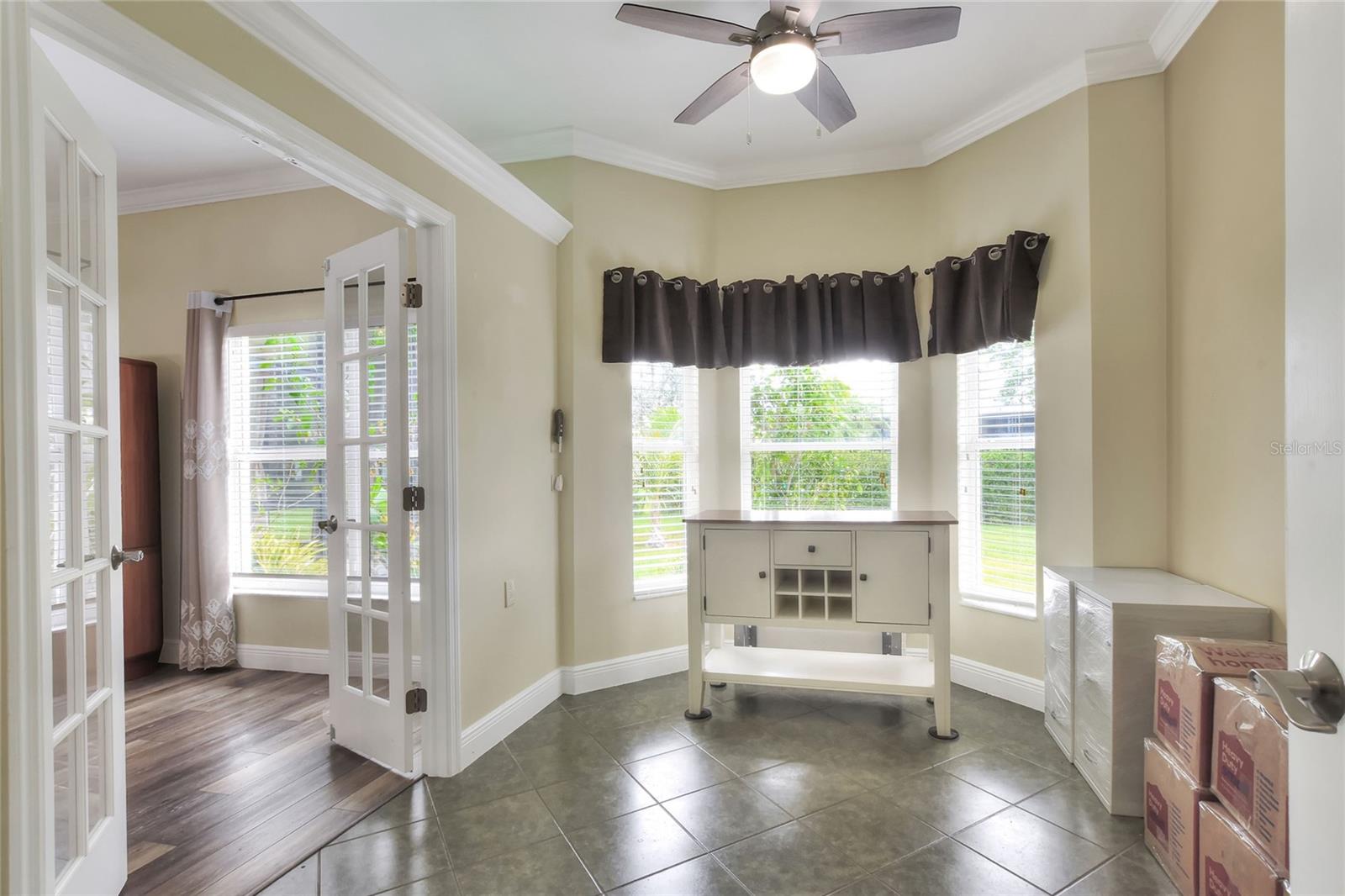 Image 23 of 64 For 657 Shorehaven Drive