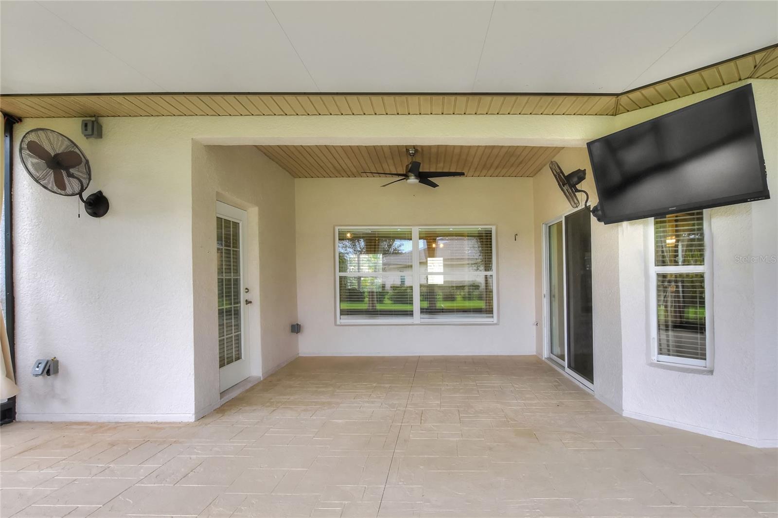 Image 35 of 64 For 657 Shorehaven Drive