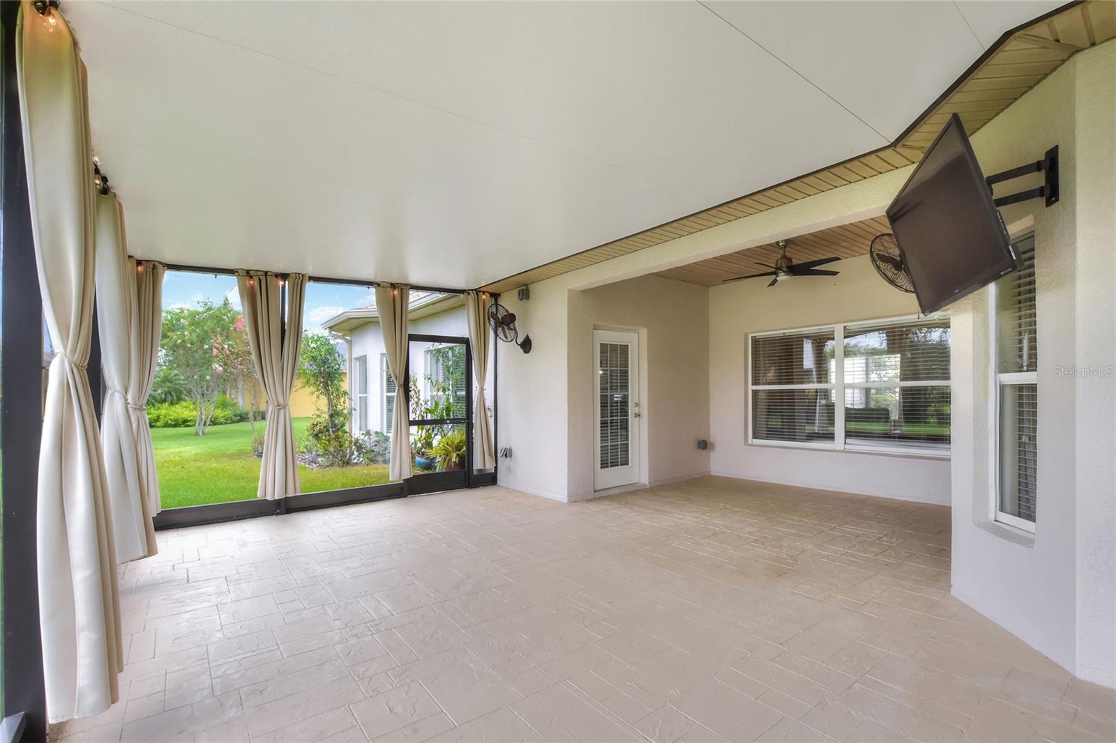 Image 36 of 64 For 657 Shorehaven Drive