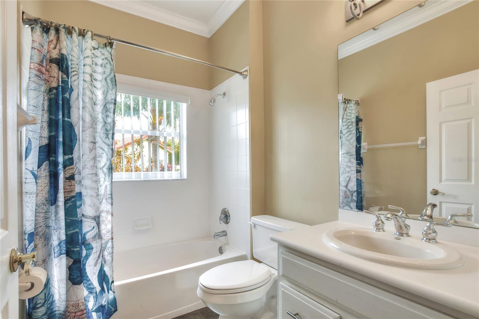 Image 43 of 64 For 657 Shorehaven Drive