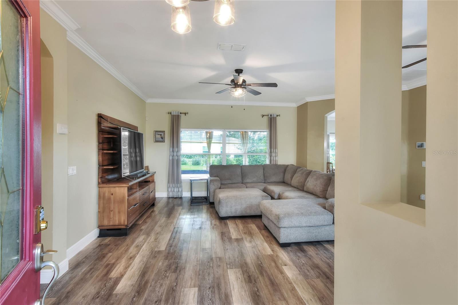 Image 7 of 64 For 657 Shorehaven Drive
