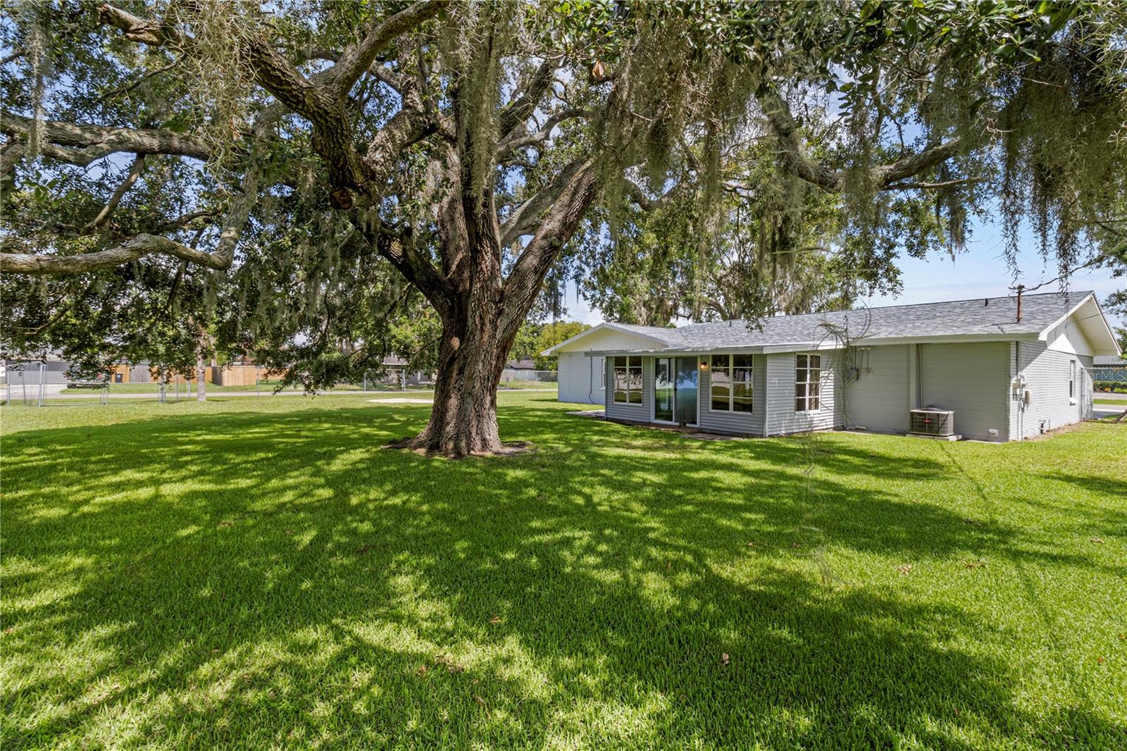 Image 30 of 43 For 3560 Sandpiper Lane