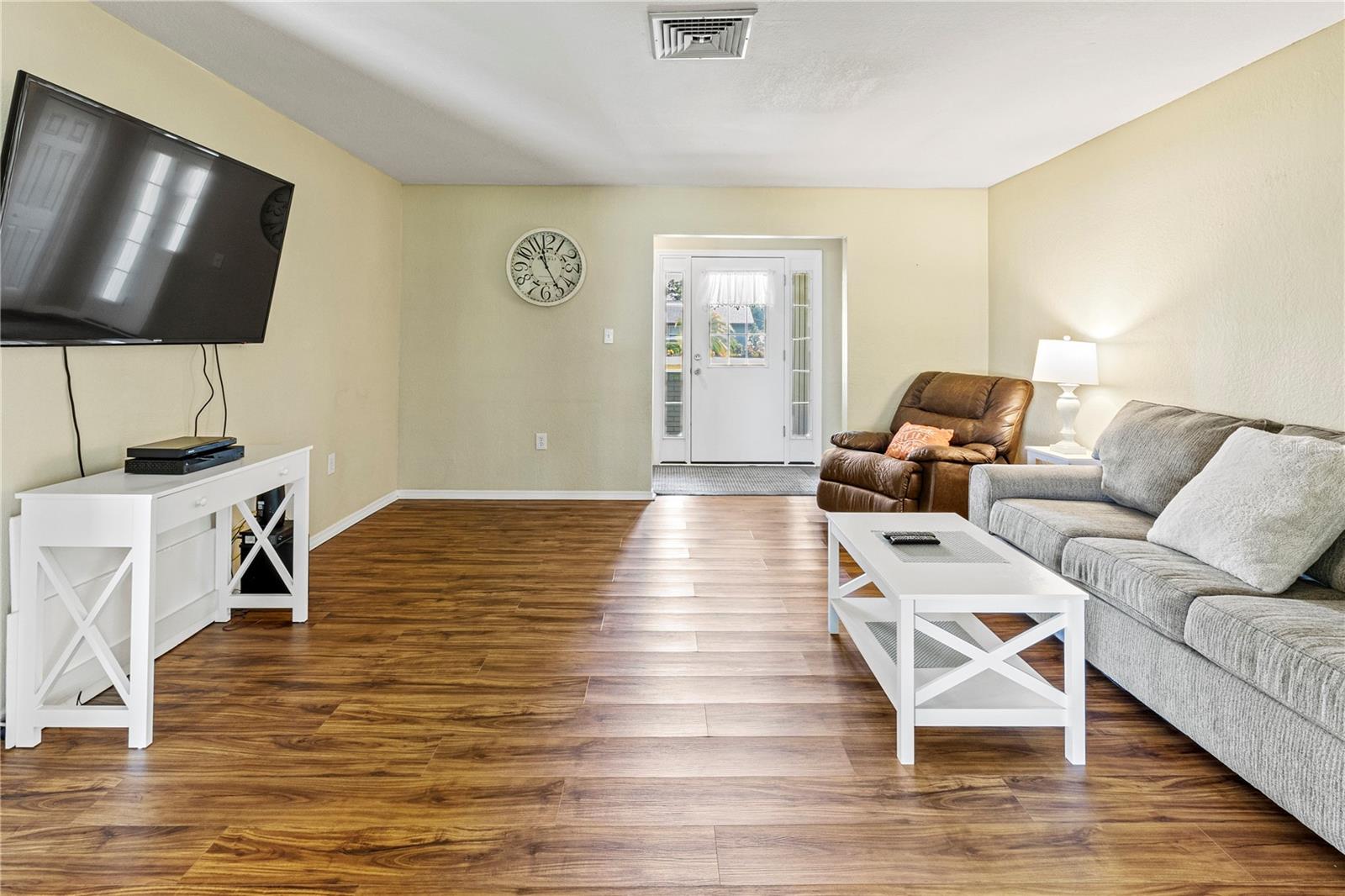 Image 4 of 43 For 3560 Sandpiper Lane