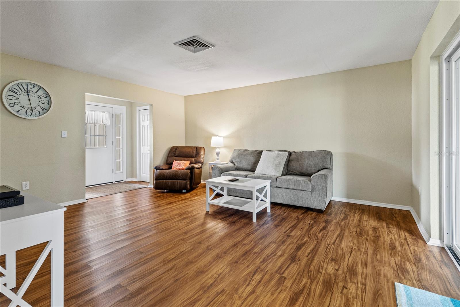 Image 7 of 43 For 3560 Sandpiper Lane