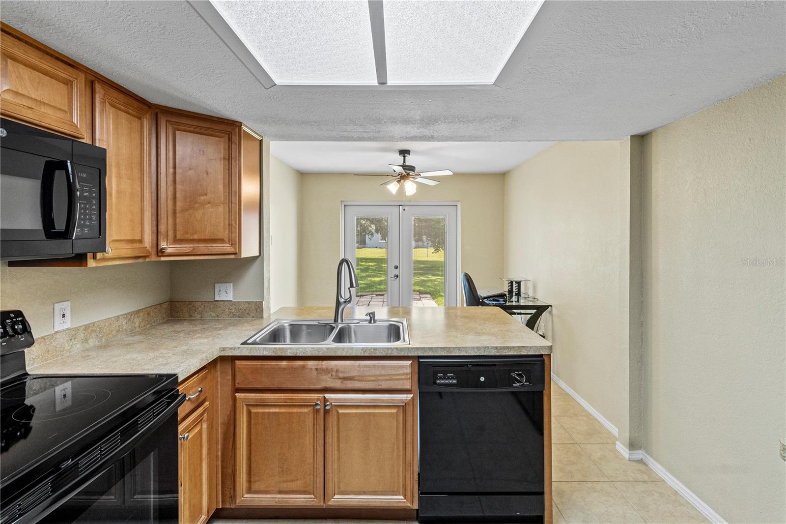 Image 9 of 43 For 3560 Sandpiper Lane
