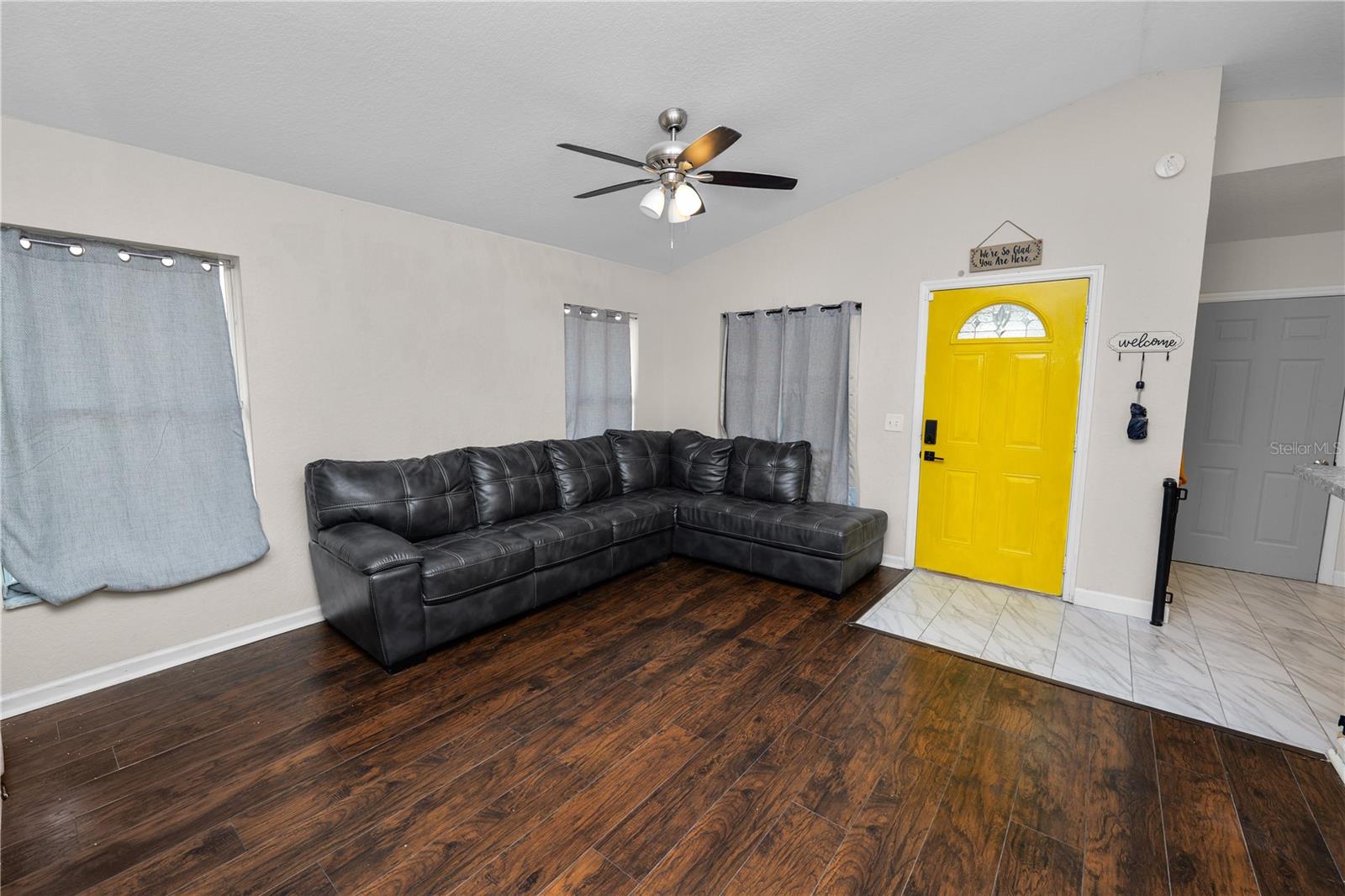 Image 3 of 25 For 3015 Thornhill Road