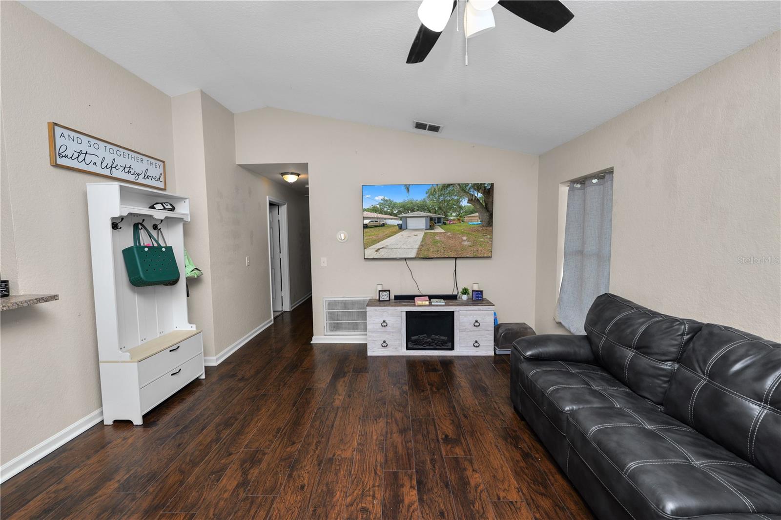 Image 4 of 25 For 3015 Thornhill Road