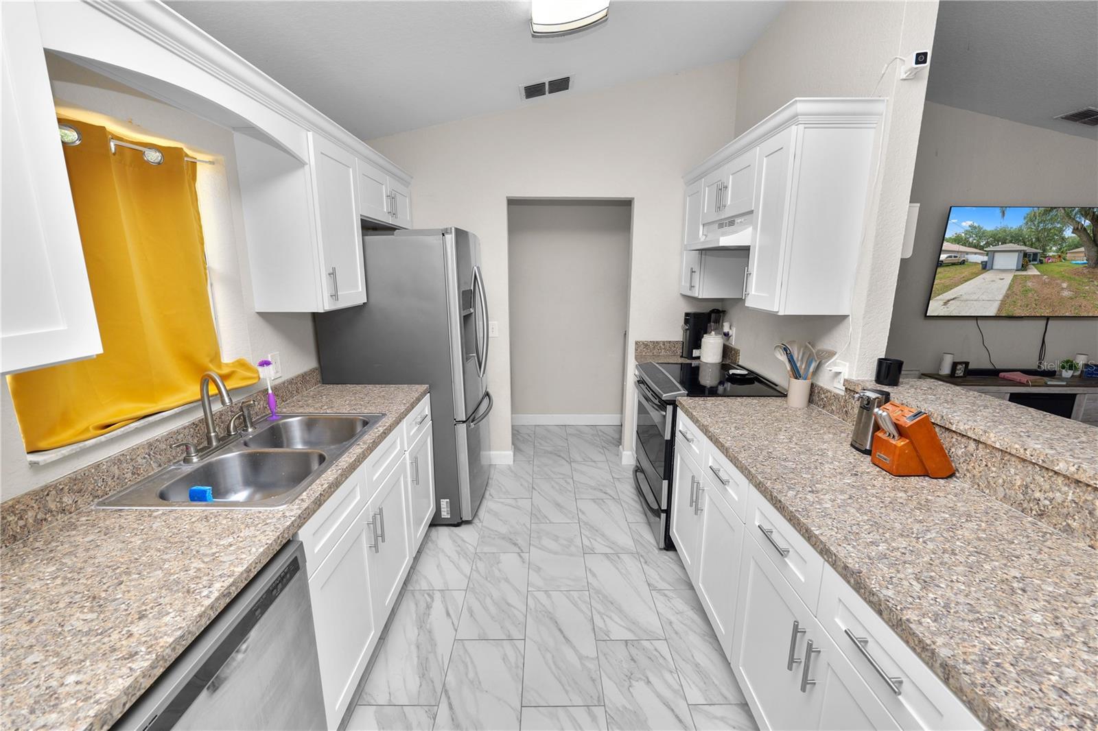 Image 9 of 25 For 3015 Thornhill Road