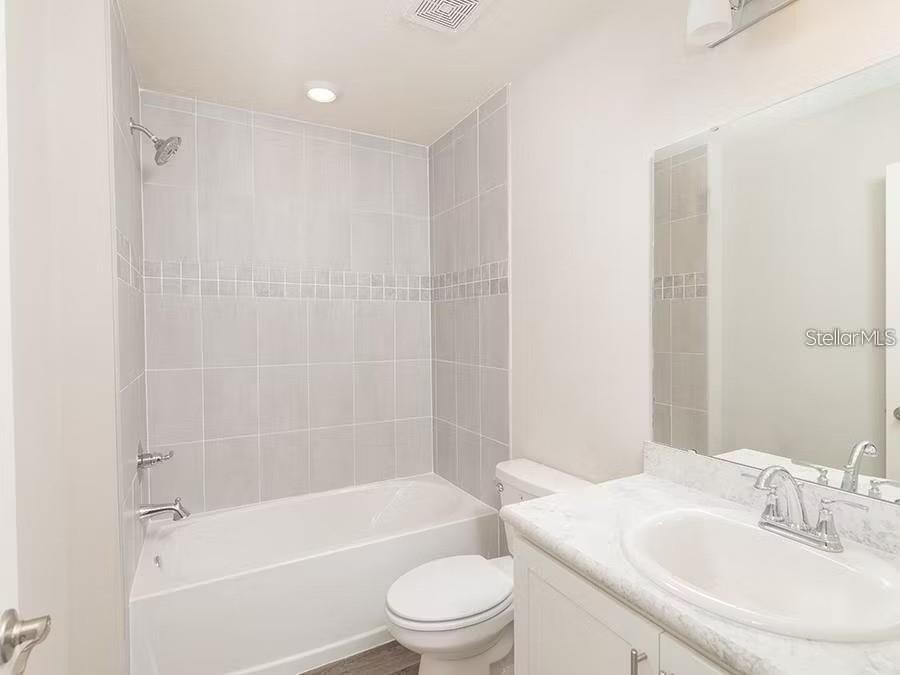 Image 5 of 8 For 2572 58th Circle E