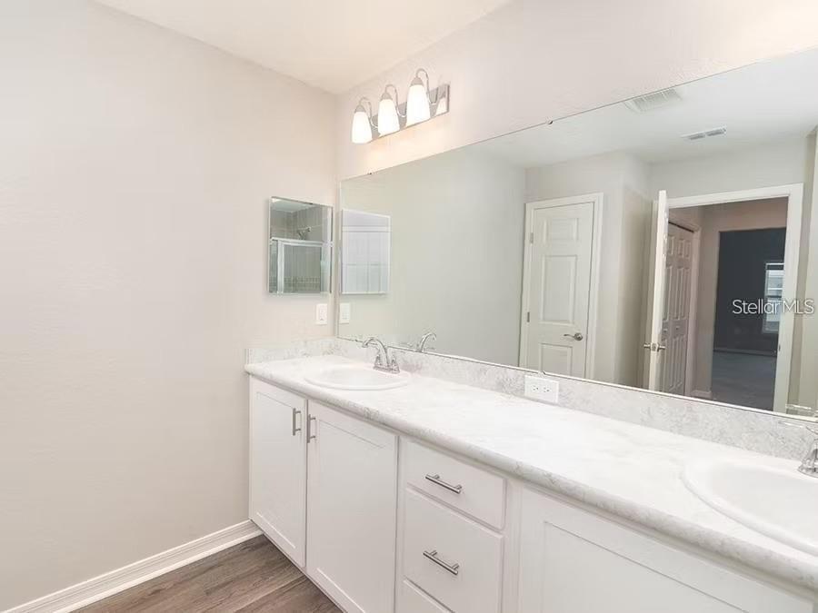 Image 6 of 8 For 2572 58th Circle E
