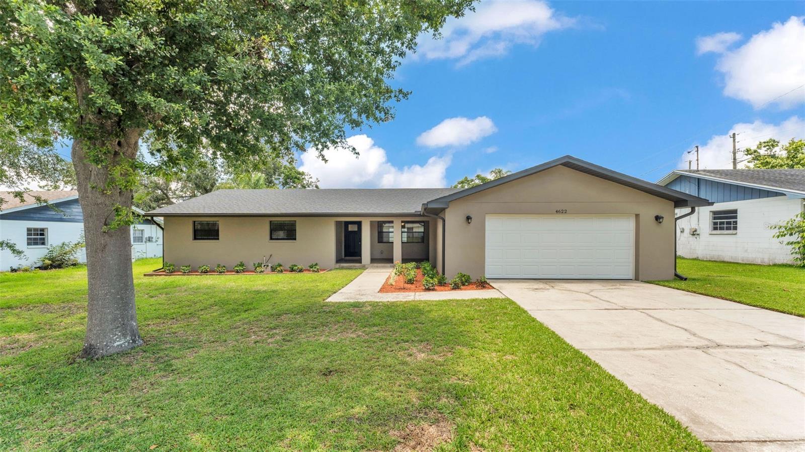 Details for 4622 Grovecrest Drive, LAKELAND, FL 33813