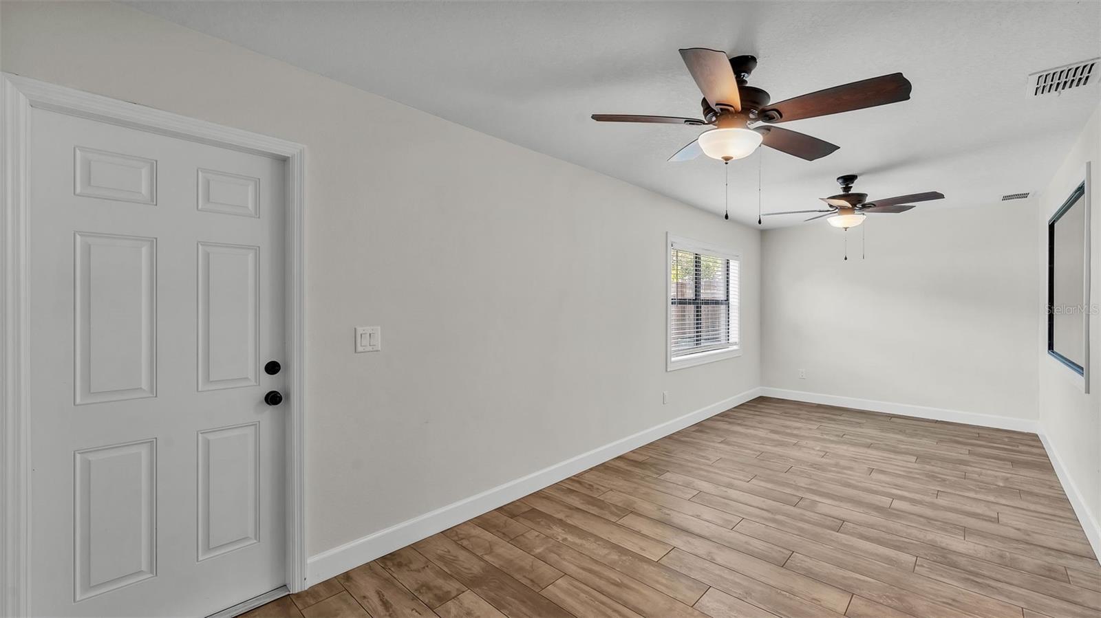 Image 15 of 46 For 4622 Grovecrest Drive