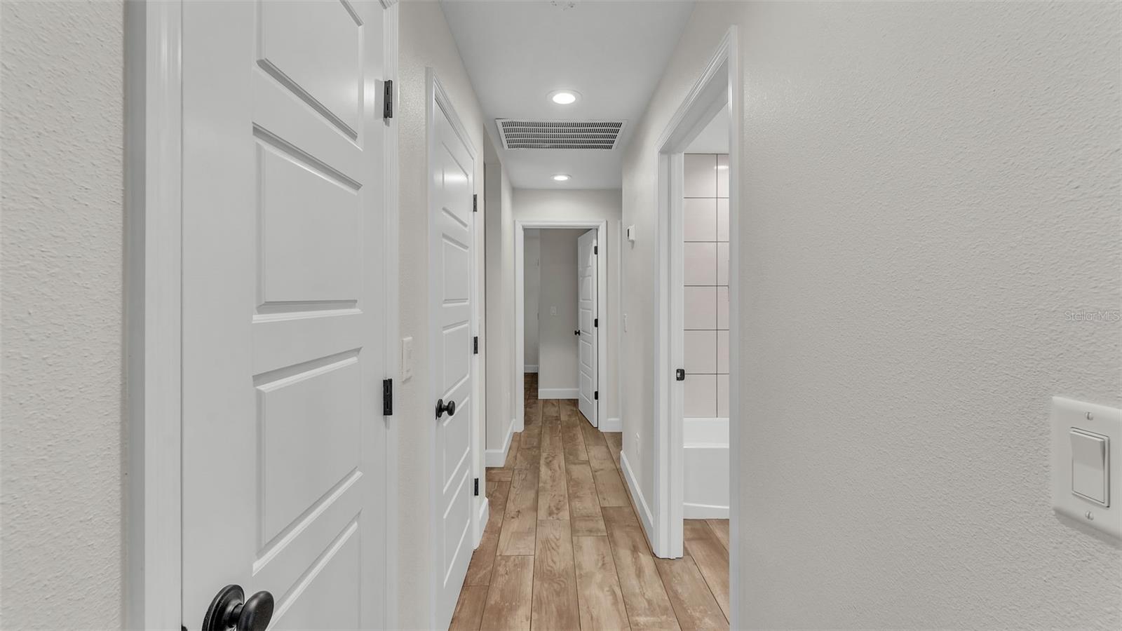 Image 21 of 46 For 4622 Grovecrest Drive