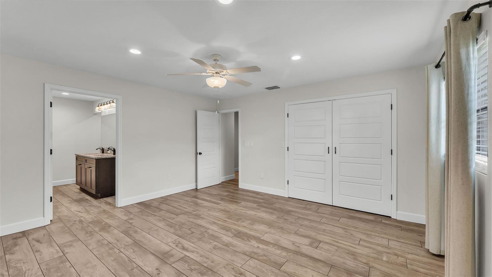 Image 23 of 46 For 4622 Grovecrest Drive