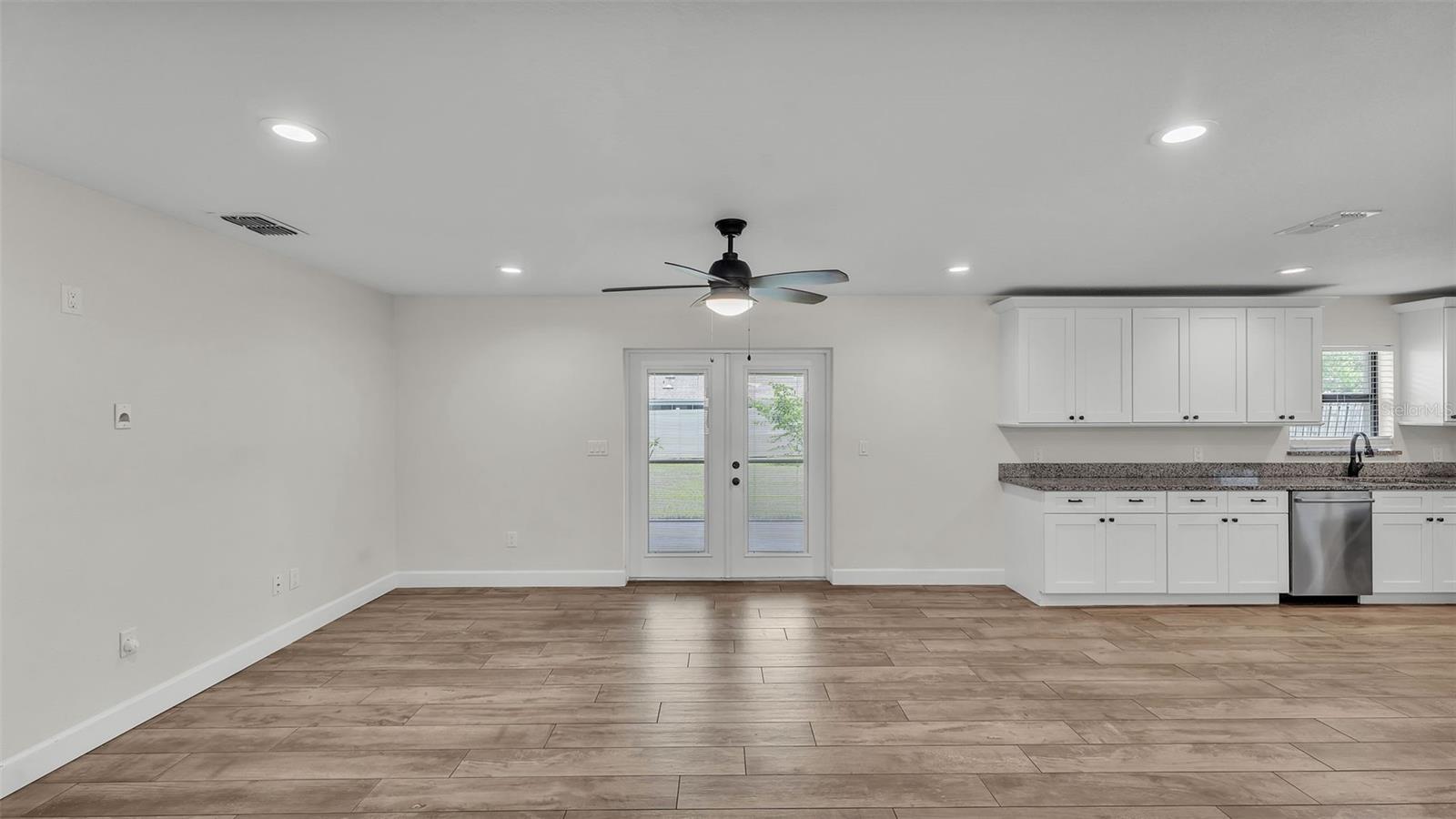 Image 7 of 46 For 4622 Grovecrest Drive