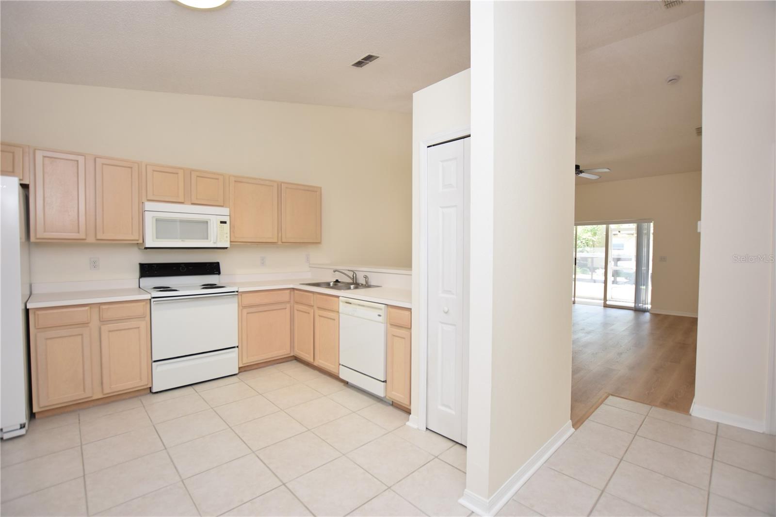 Image 4 of 38 For 2025 Sylvester Road Kk1