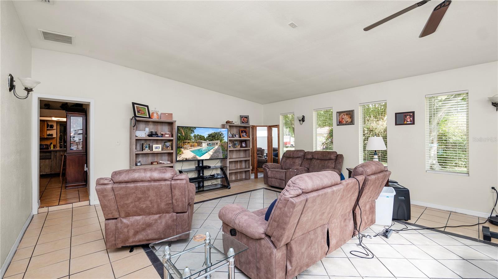 Image 25 of 42 For 6421 Calusa Drive