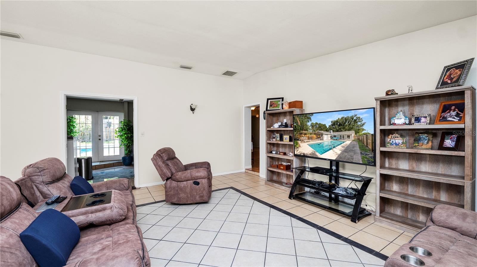 Image 27 of 42 For 6421 Calusa Drive