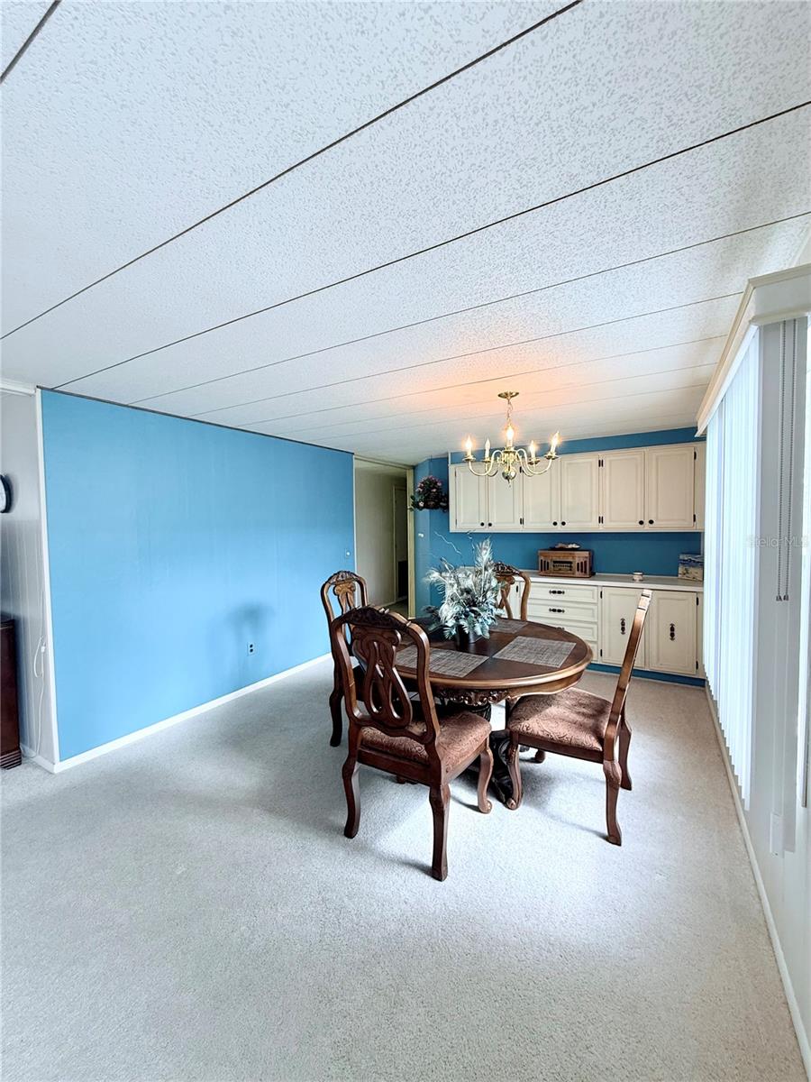 Image 13 of 28 For 622 Elizabeth Lane