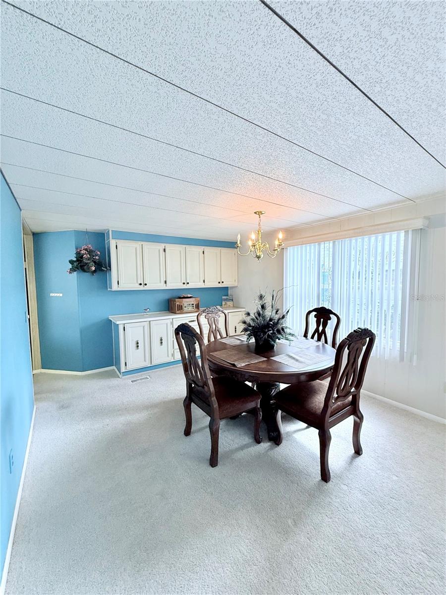 Image 14 of 28 For 622 Elizabeth Lane