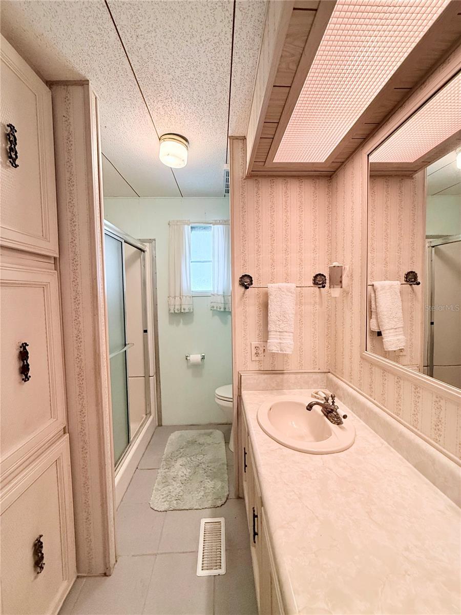 Image 22 of 28 For 622 Elizabeth Lane