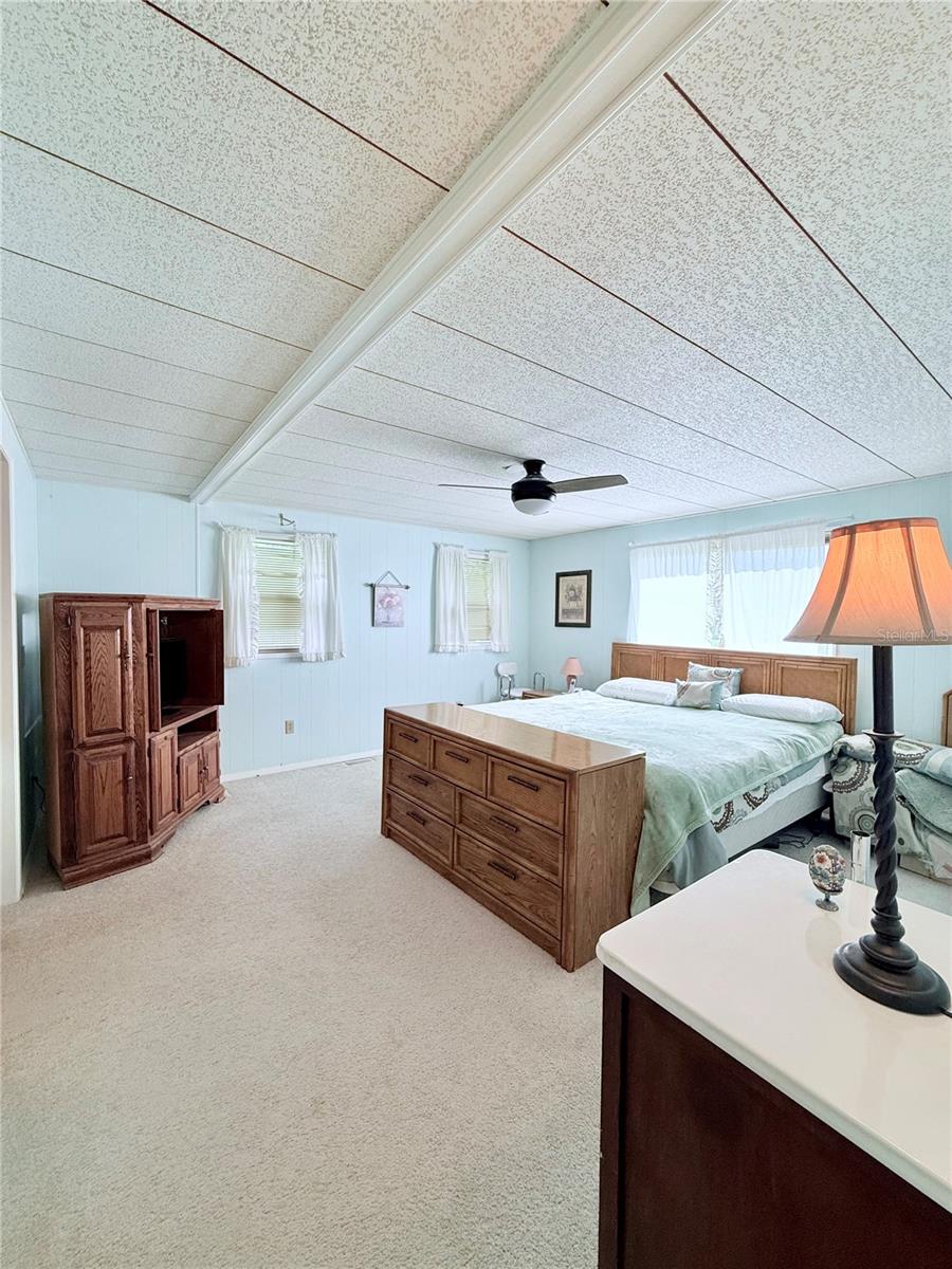 Image 24 of 28 For 622 Elizabeth Lane